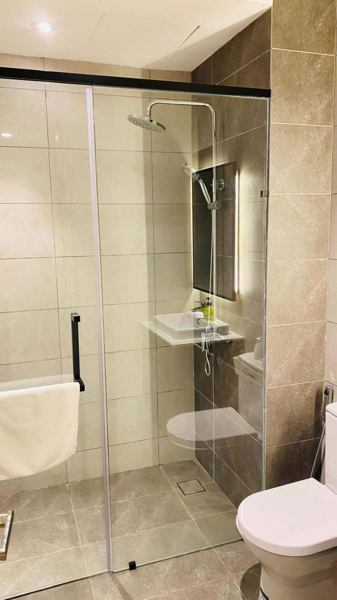 Axon Suites By Galaxy House Куала Лумпур Екстериор снимка